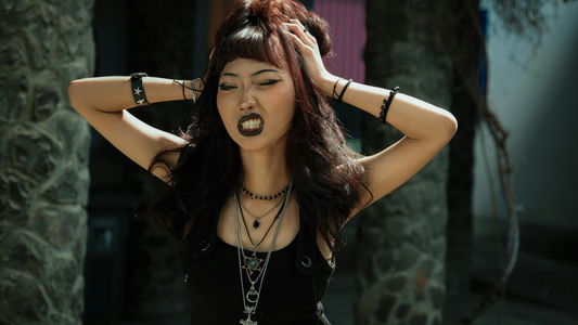 Pourquoi les piercings dérangent encore