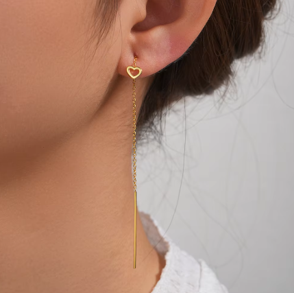 Élégance amoureuse : Boucles d'oreilles Jessica en argent avec cœur zircon