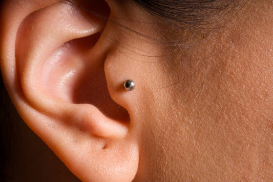 piercing de l'oreille au tragus : guide complet 