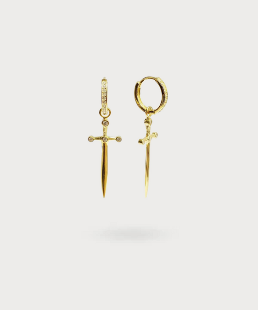 Boucles d'oreilles Haizea en forme d'épée avec finition dorée