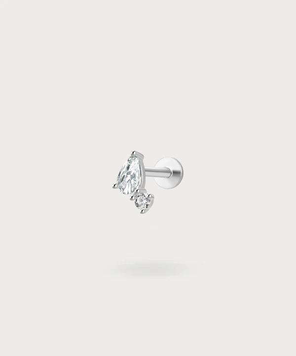 Design asymétrique et scintillant avec le piercing lobe Minerva