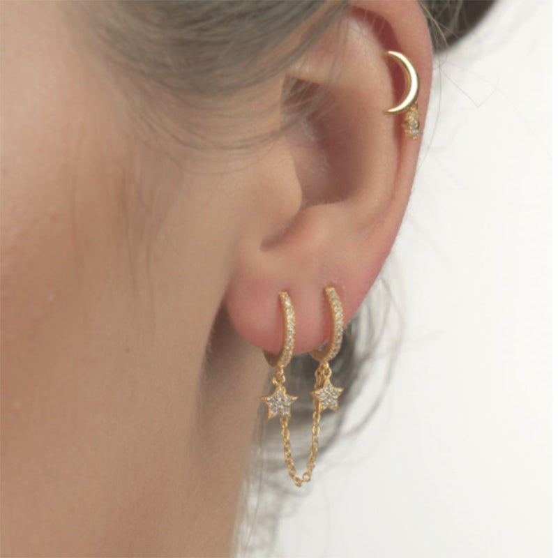 "Piercing Oreille Chaine Double Anneaux porté sur femme