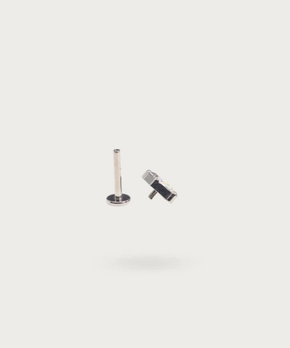 Piercing Hélix en Titane, un Accessoire de Mode Durable